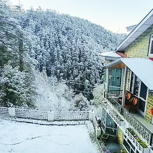 Villa Whispering Pines, Shimla