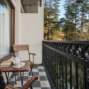 Villa Stayvista At Pine Estate With Outdoor Jacuzzi, Shimla